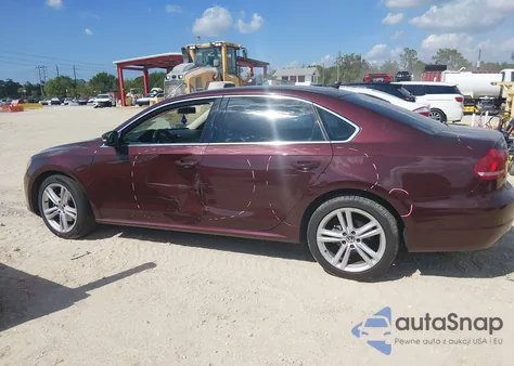 2014 Volkswagen Passat 1.8T Se z USA, uszkodzony, nr VIN 1VWBS7A37EC058114